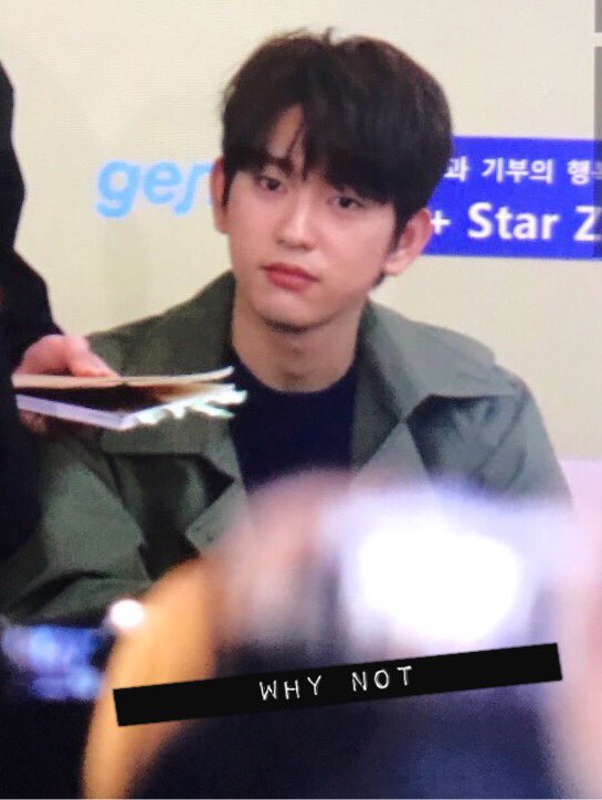 Why_NotJR's tweet photo. 171108 G+ 스타존 팬사인회 #갓세븐 #GOT7 #박진영 #진영 #YouAre https://t.co/oHgKl9uH8m
