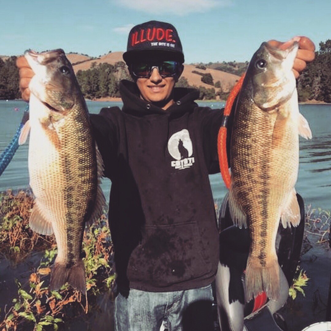 illudebaits's tweet photo. Mike out in Cali on some nice ones ^_^ #neverletdie #illude #illudebaits #illudeswimbaits #thebiteison! https://t.co/CJnhy1E6Yf