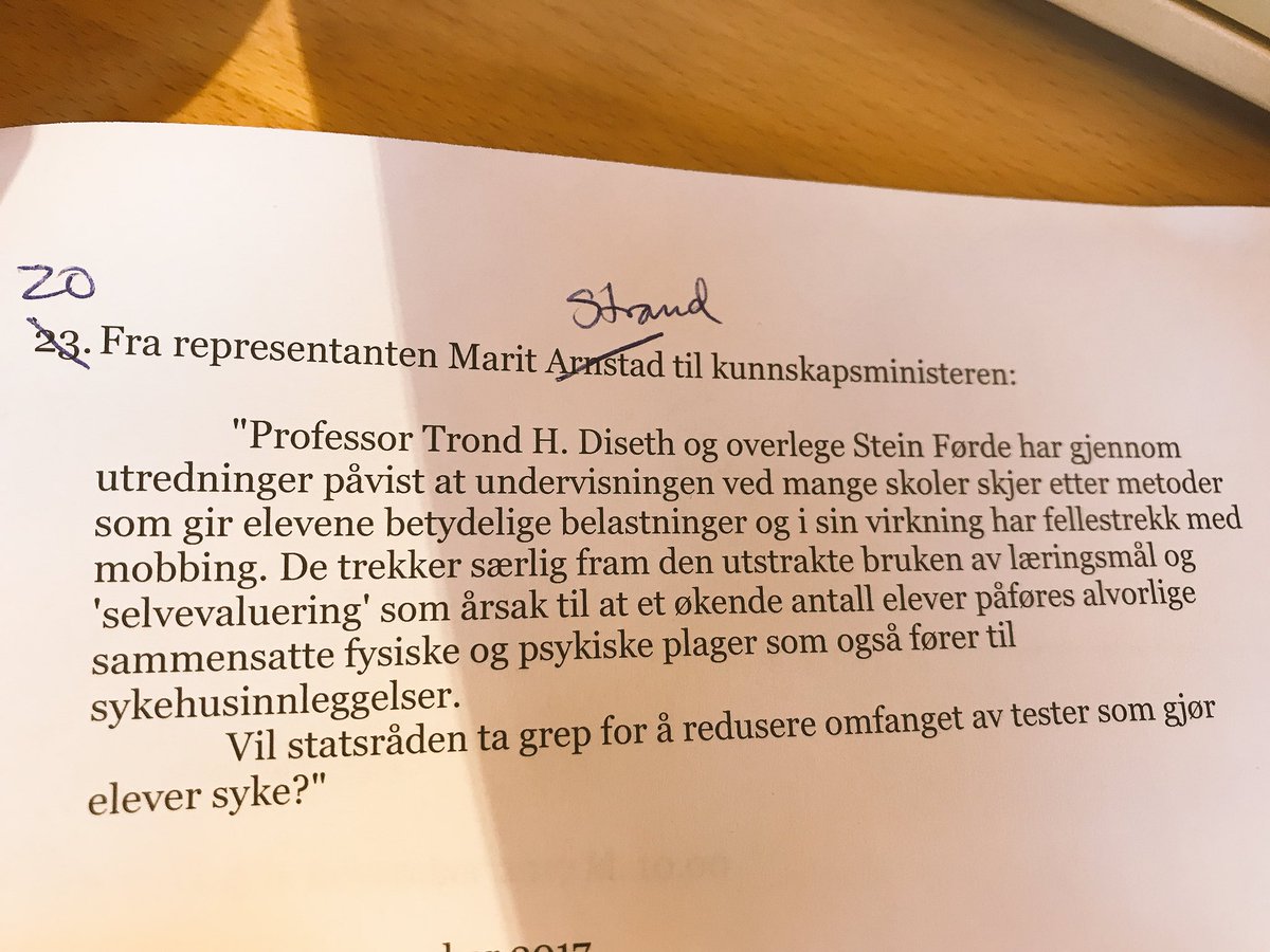 PerleStrand's tweet image. Straks blir det min tur i spørretimen! Følg med på stortinget.no @Stortinget #bigthing #storting #spørretime #psykiskhelse #utdanning #helse