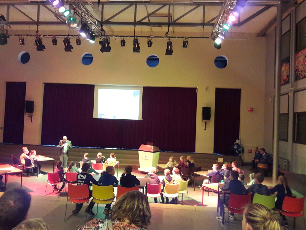 Bernardussv's tweet photo. Jip, Esmee en Cody zijn er klaar voor. Regionale finale Slimmeriquiz! @StichtingKonot @TheleaderinmeNL https://t.co/pCnSMuM1SI