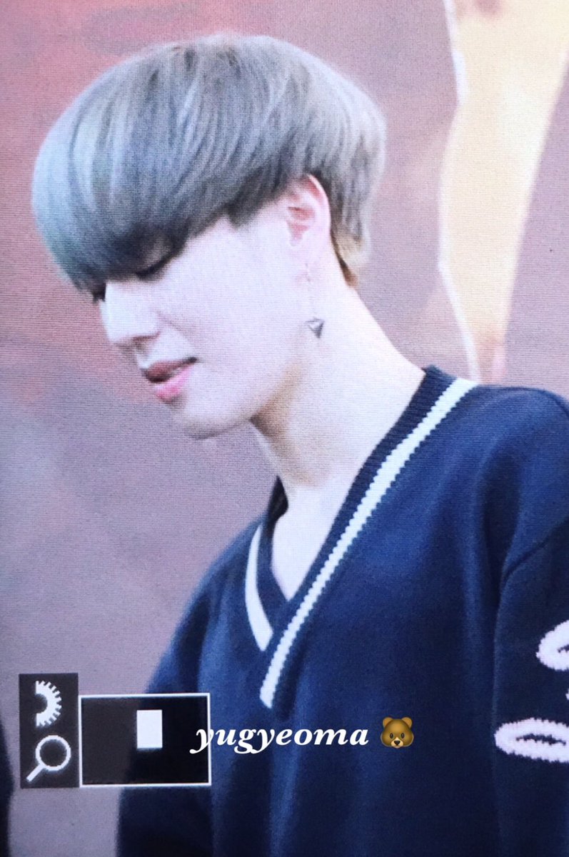 YUGYEOMA_1117's tweet photo. 171108 coex팬싸인 #유겸 #Yugyeom 넘이뻤어🖤 https://t.co/UgmZ5afcEU