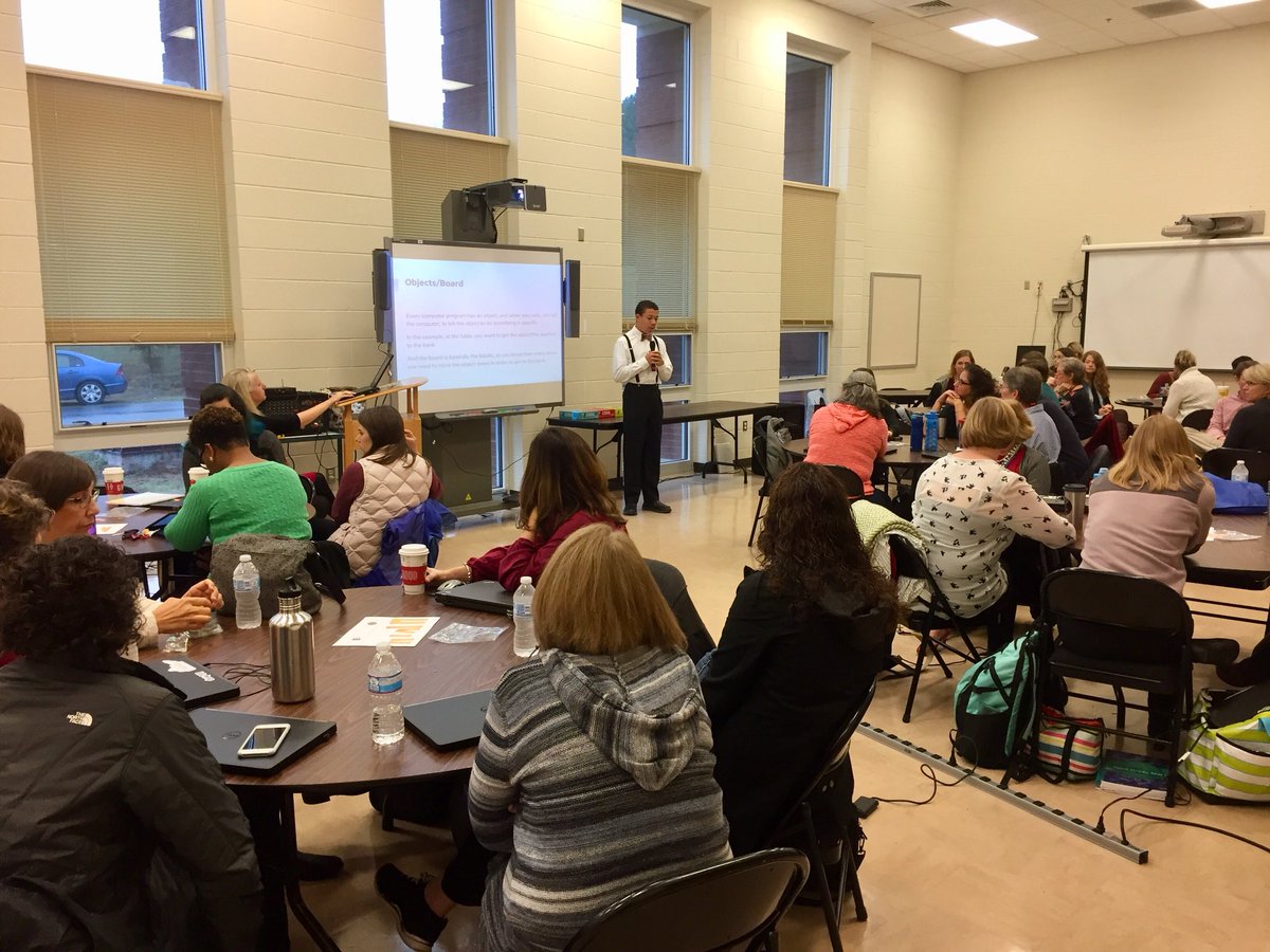 BulldogAcademy_'s tweet image. Jalen shows @OrangeCoSchools coaches the #PowerofCode @hewitt_tara @OrangeHS_NC