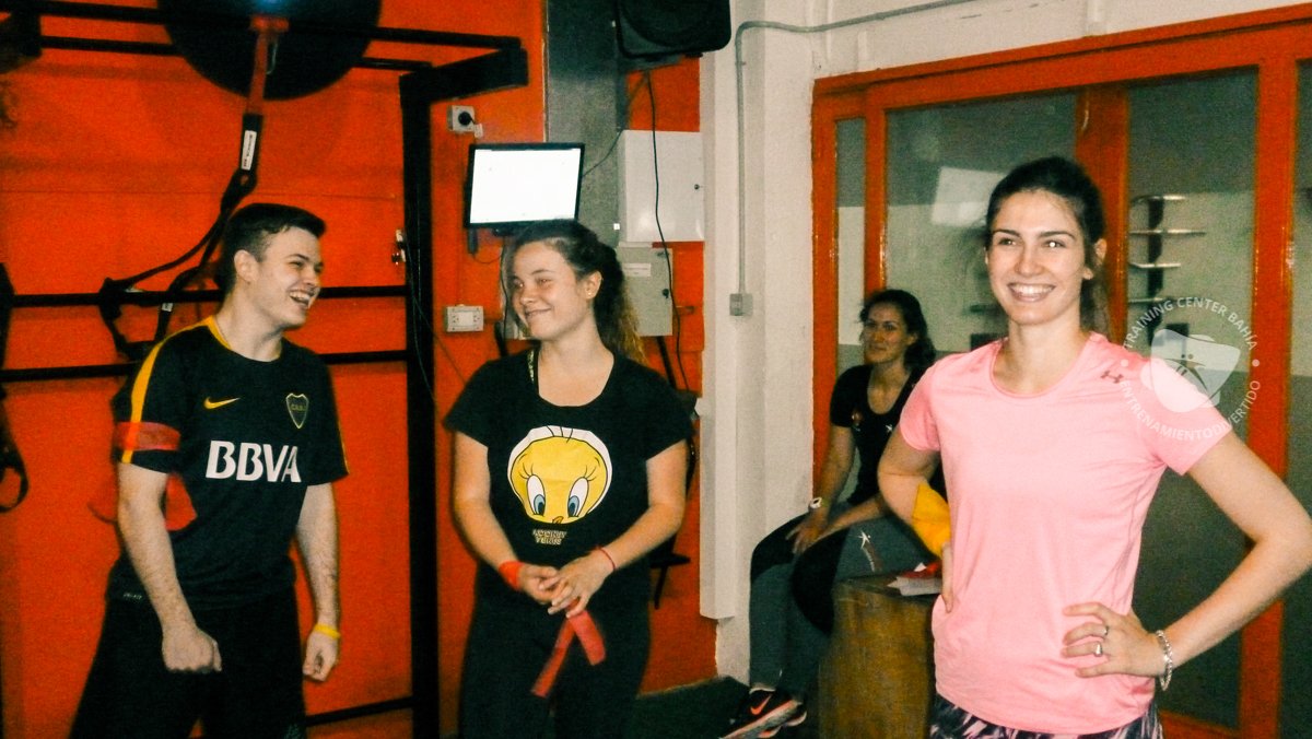 TrainingCenterB's tweet photo. Los viernes son unos de los mejores días para entrenar sino mirá como nos divertimos mientras estamos en movimiento🤣🎊 , sumate vos también a los VIERNES DE #HAPPYHOUR que la pasamos 💣💣 a las 19hs
#Comprometidos para que te diviertas entrenando https://t.co/IsNLmCpVKE