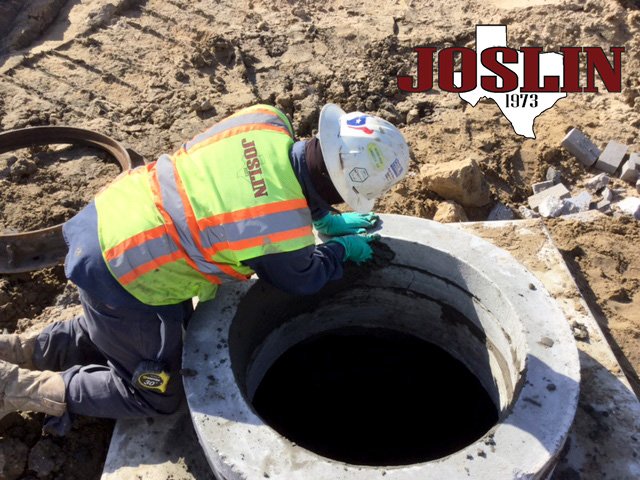 JoslinTexas's tweet image. Diggin&apos; deep to do the job right. 
#SiteUtilities #Construction #TradeJobs