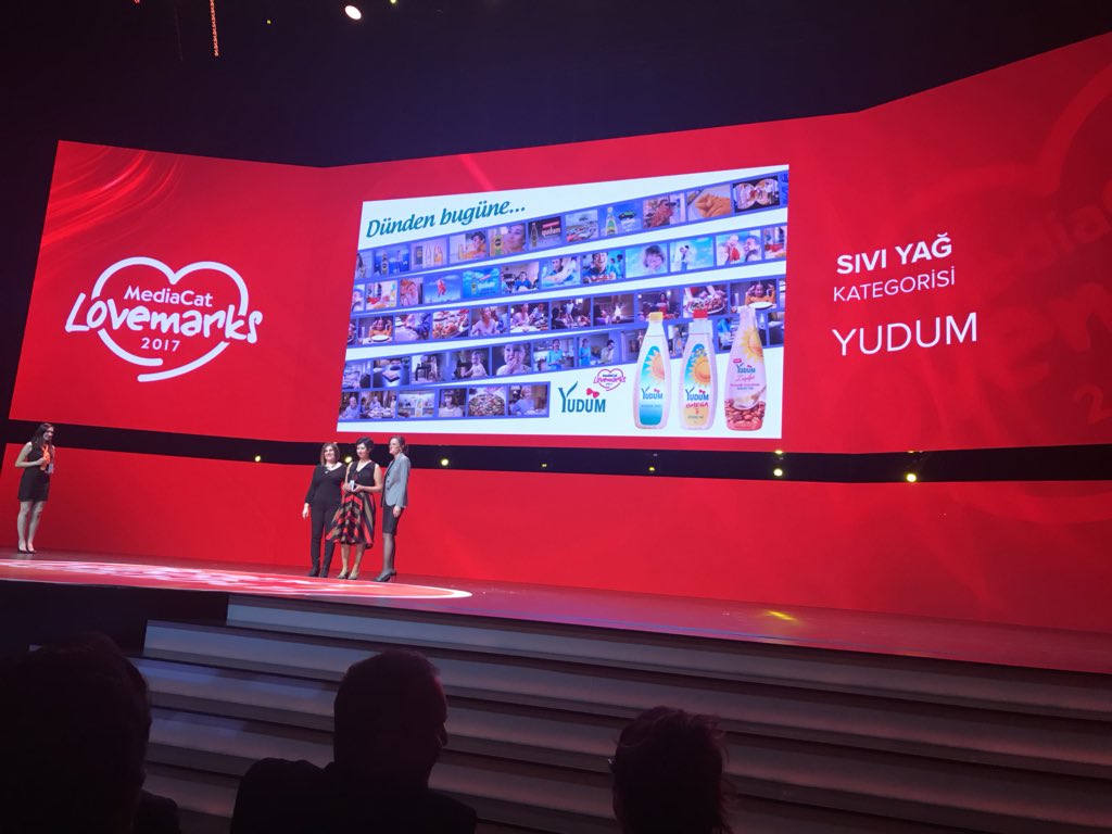 fundalina's tweet image. Türkiye’nin en sevdiği sıvı yağ markası “Yudum”.
Tebrikler @yudumgida 🎩
#Lovemarks2017  #LegendsofCreativity