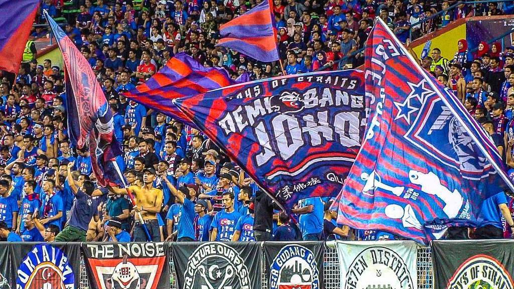 andypenders's tweet photo. Boys of Straits.
What an epic Malaysia Cup Final. The noise was amazing.
#RedCardTV #bos #boysofstraits #jdt #jdt… https://t.co/nQQN8fCZB7 https://t.co/dPgum6SEsv