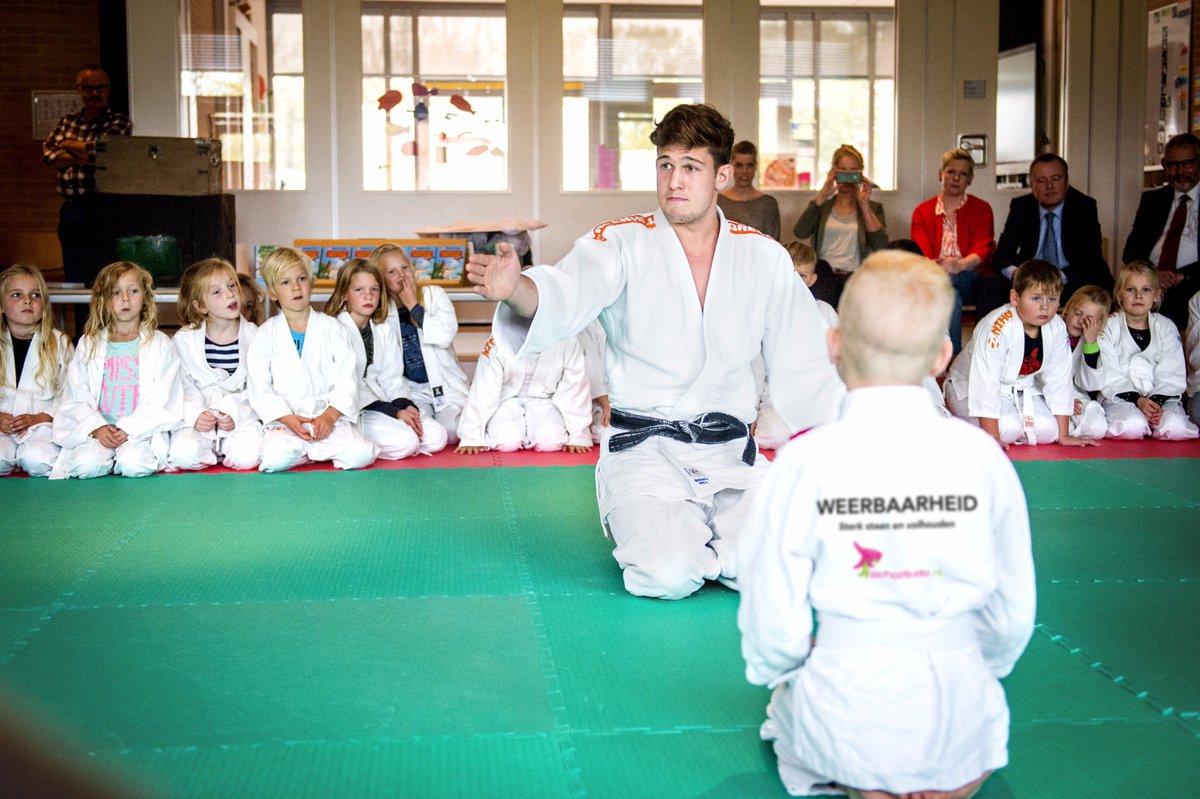 Leraren opgelet!! -> WIN een Schooljudo-Survival clinic van onze Entertrainer én Expeditie Robinson deelnemer Carlos Platier Luna voor JOUW klas! Check: bit.ly/2zsReEg