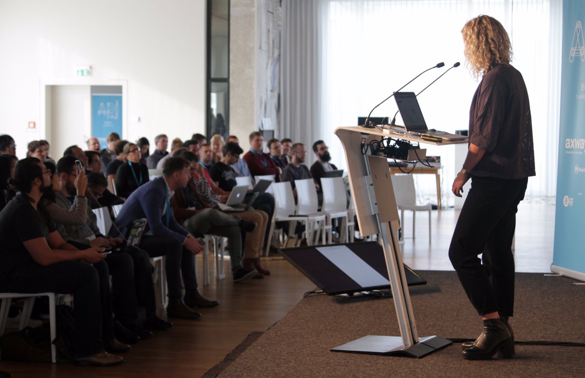 APIdaysGlobal's tweet photo. Meaghan Johnson @Digital_Magss on Open Banking and customer journey at APIDays Berlin 2017
#PSD2FinishLine
#OpenBankingAPIs https://t.co/VJNC09jkEE