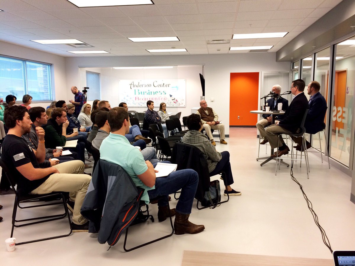 AndersonCEI's tweet image. Great ent tech &amp;amp; investment talk this morning for @3rootscapital #riseandgrind 🎤 #ACEI_Accelerator @UTRF @InnovaMemphis @best_behavior