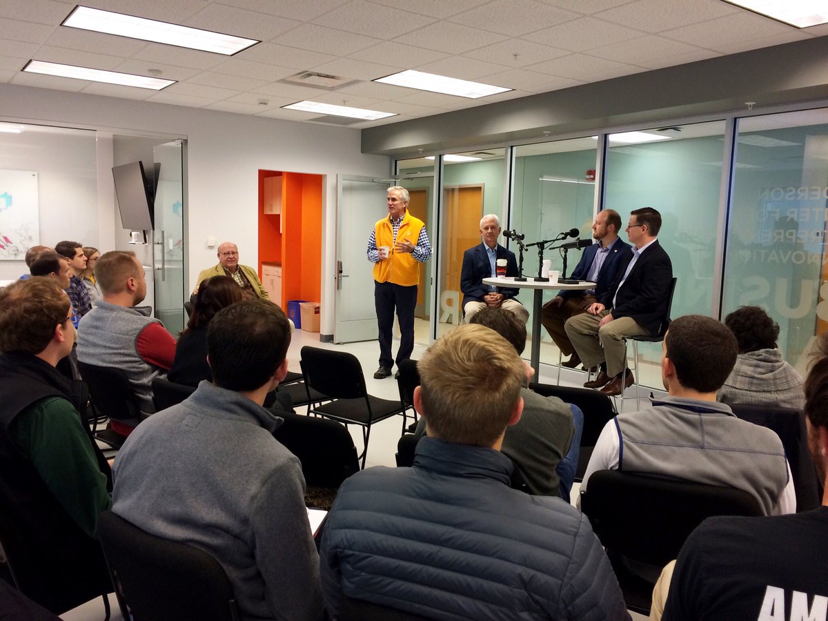 AndersonCEI's tweet image. Great ent tech &amp;amp; investment talk this morning for @3rootscapital #riseandgrind 🎤 #ACEI_Accelerator @UTRF @InnovaMemphis @best_behavior