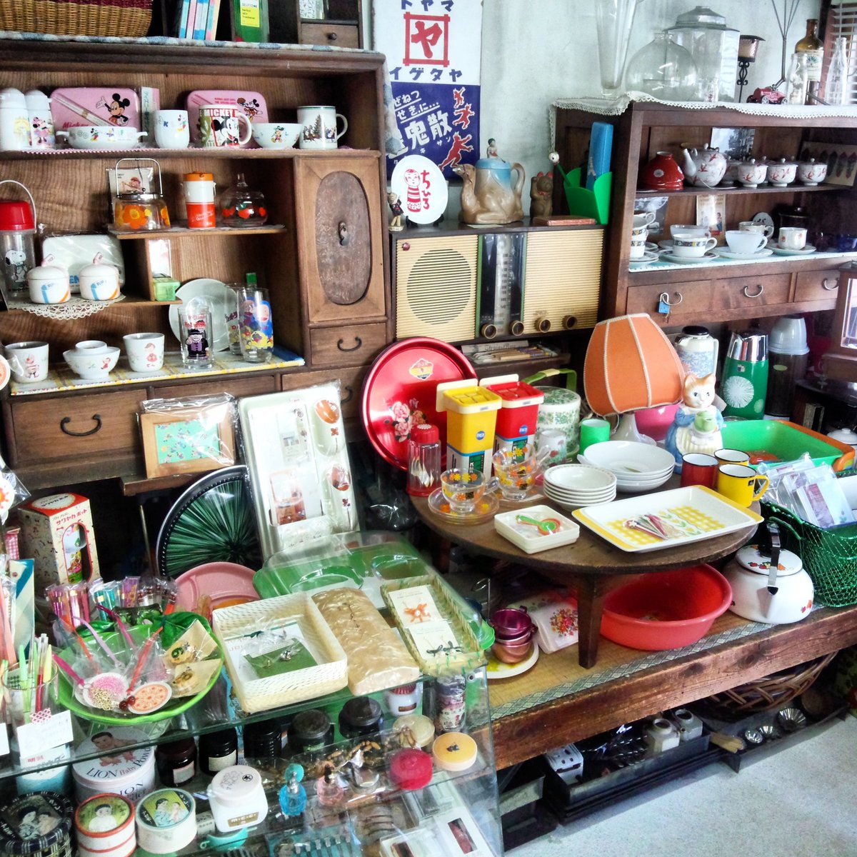 あさみん Zine発売中 豊橋の女性に人気のレトロ雑貨屋さん アンティーク雑貨 ちひろ なつかしの食器や雑誌から 葉書や封筒などの紙モノまでいろいろ 置かれているものはどれもおしゃれでハイセンス 何時間でも居たくなるとっておきの空間です