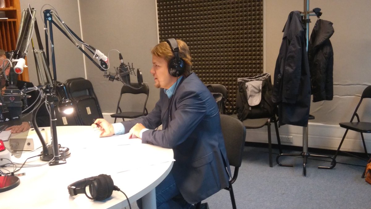 Fundacja Stańczyka (@stanczykorgpl) on Twitter photo Kto przegapił? Nie szkodzi, posłuchajcie tu: radiokrakow.pl/rozmowy/z-proj… <a href="/PrzemyslawZak/">Przemysław Żak</a> <a href="/Bar_Kwiat/">Bartosz Kwiatkowski</a> @FB_found <a href="/pio_tru/">Piotr Trudnowski</a> <a href="/KlubJagiellonsk/">Klub Jagielloński</a> <a href="/j_banka/">Jacek Bańka</a> <a href="/RadioKrakow/">Radio Kraków</a> Kto przegapił? Nie szkodzi, posłuchajcie tu: radiokrakow.pl/rozmowy/z-proj… <a href="/PrzemyslawZak/">Przemysław Żak</a> <a href="/Bar_Kwiat/">Bartosz Kwiatkowski</a> @FB_found <a href="/pio_tru/">Piotr Trudnowski</a> <a href="/KlubJagiellonsk/">Klub Jagielloński</a> <a href="/j_banka/">Jacek Bańka</a> <a href="/RadioKrakow/">Radio Kraków</a>