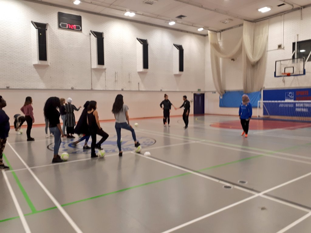 Girl's Football Week kicks off @ Hammersmith &amp; Fulham College today <a href="/FA/">The FA</a> <a href="/CFCFoundation/">Chelsea Foundation</a>
