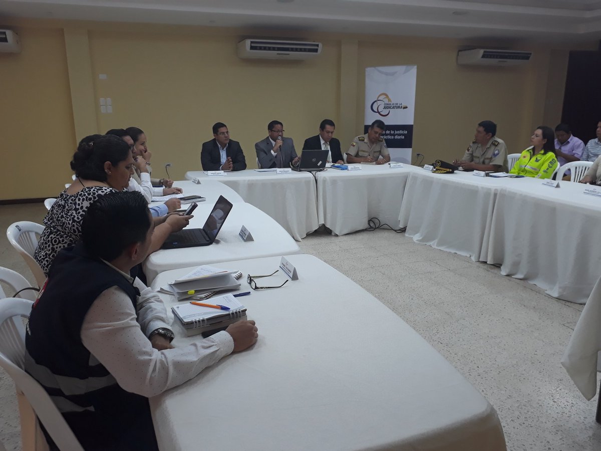 AHORA | @ManabiCJ preside la #MesaDeGénero interinstitucional que se realiza en #Portoviejo.