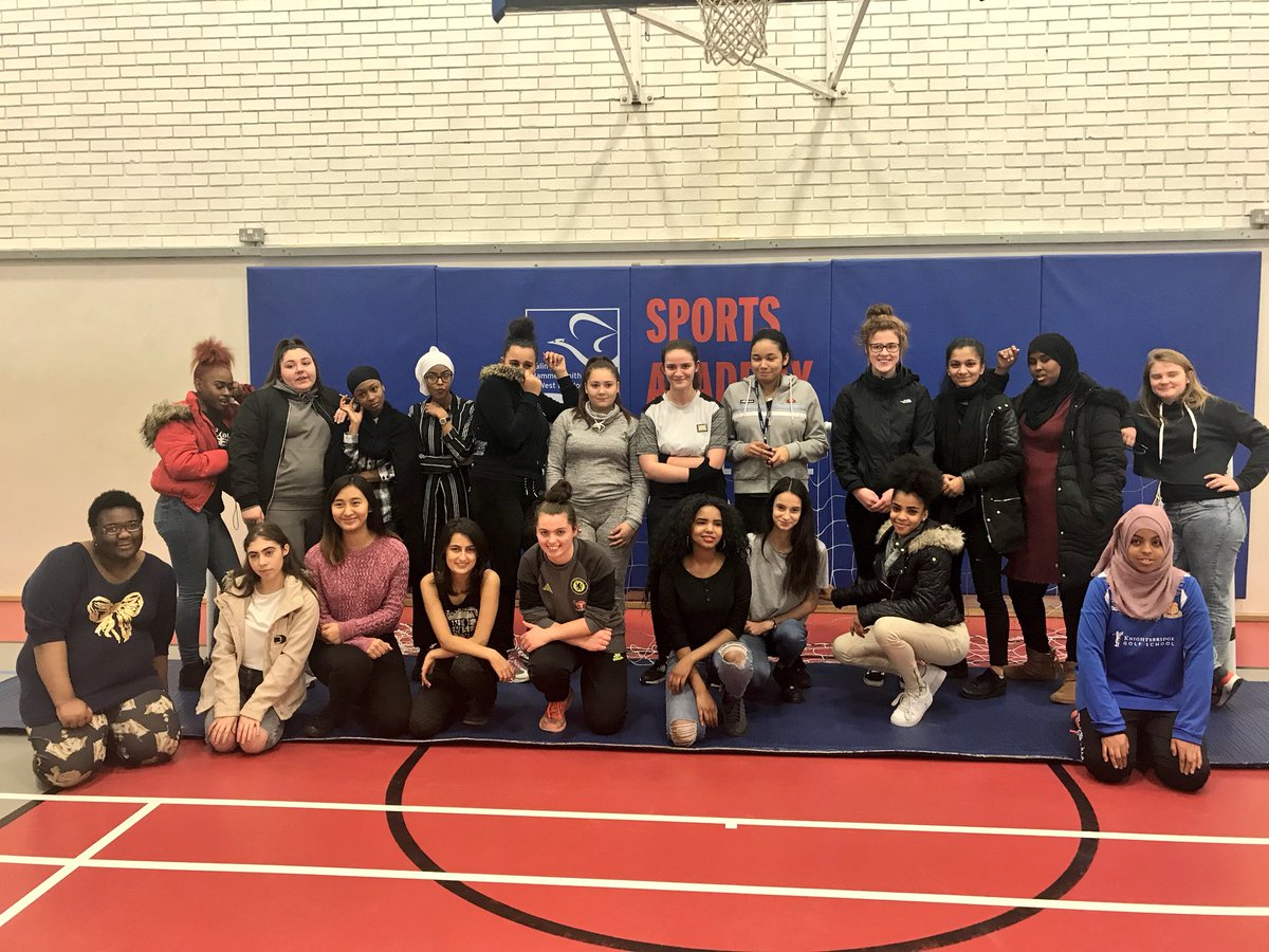 Great to see so many of our girls show up for our 1st day of <a href="/FA/">The FA</a> Girls’ #Football Week! #WeCanPlay ⚽️🏃🏽‍♀️
