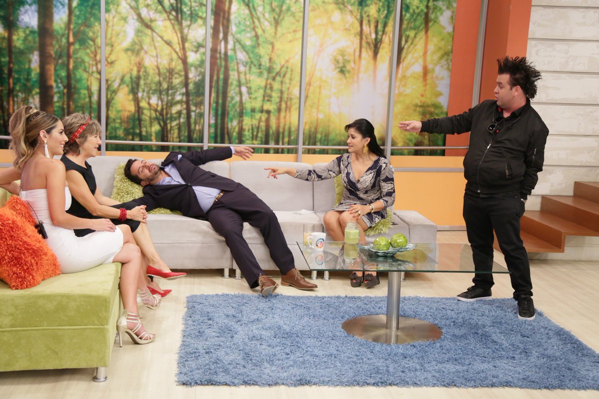<a href="/MisterMarin1111/">Carlos Marin</a> quedó hipnotizado por el <a href="/magotalala/">Mago Talala</a> ¿Que tal sus ocurrencias? 😅😅😆
