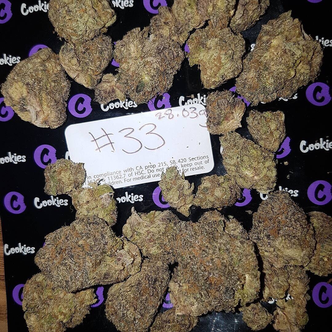 Caliplug4's tweet image. Holy shit hit up for top grade buds. Don’t smoke shitty weed. Wickr ID : caliplug0694 for menu