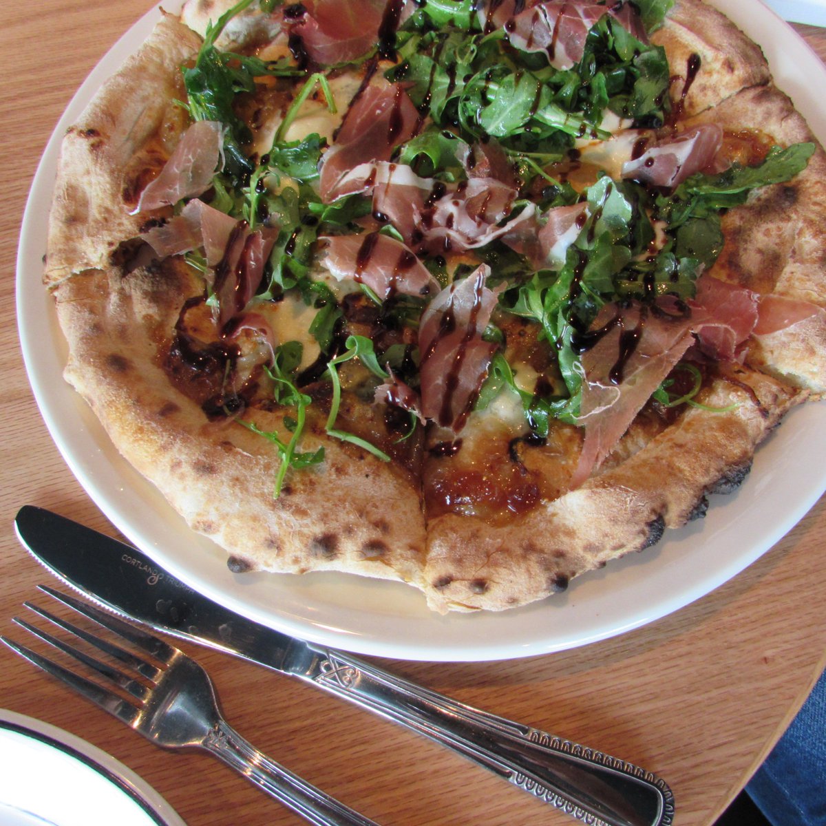 FoodMuser's tweet image. The amazing pizza that @loridyck chose at #Harth.