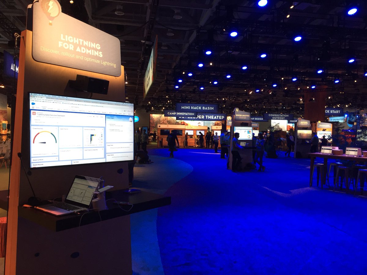 andyboettcher's tweet photo. At @Dreamforce and have questions about #Lightning for Admins?  Come see me in the #DevForest! https://t.co/5k0bUxcCMw