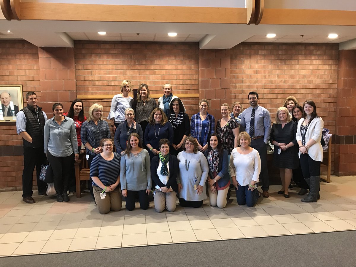 Jmrozowski6Asci's tweet photo. Think blue wear blue! #Solidarity #ryanrules @johnfryanschool https://t.co/phueQWJ4eH