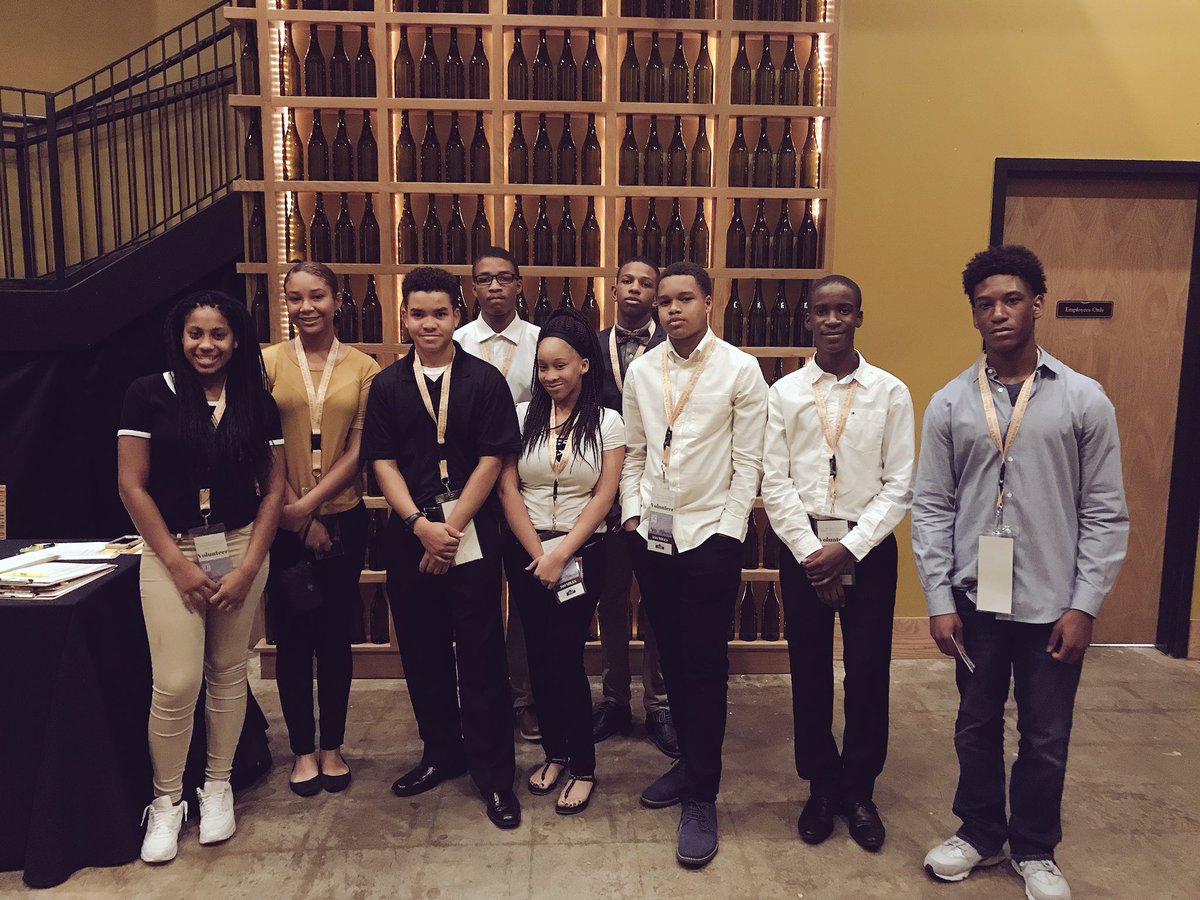 americanexplore's tweet photo. The Arthur M. Blank Family Foundation Film Series presented the Georgia documentary premiere of "500 Miles Project". Our amazing American Explorers Scholars were honored to be chosen to be greeters, help with set-up and check-in! #AmericanExplorers #500MilesProject https://t.co/NlQPcZ1N6A