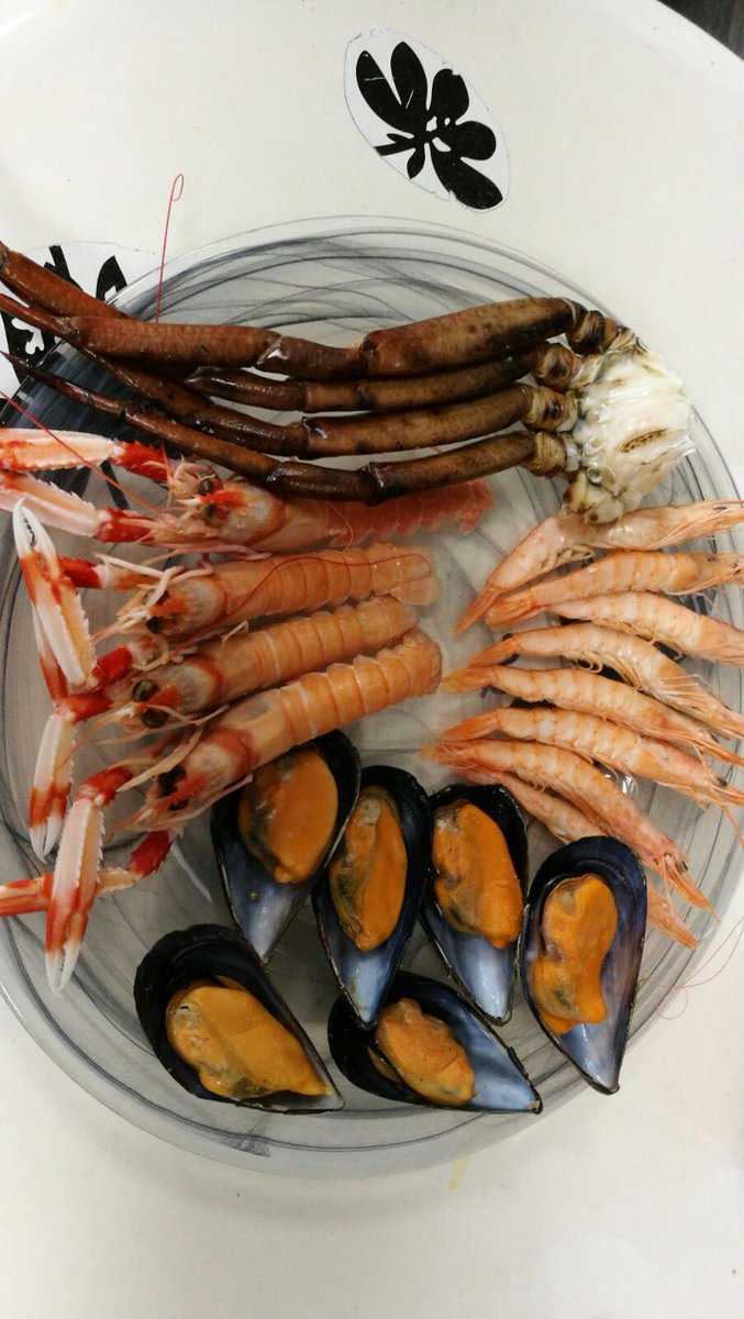 dazahargin's tweet photo. Primer aniversario , flamenquito y sorpresas, a partir de las 15h. Buchito a 0'50€,hasta acabar existencias.....No te pierdas la mariscada mas botella de vino , 18€.......te esperamos https://t.co/A2I98JkBU4