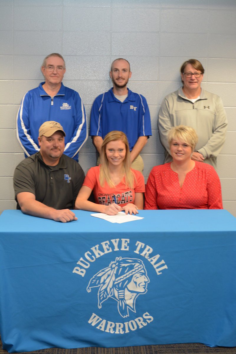 Buckeye Trail Track Cross Country Club On Twitter Congratulations Kylie Cutlip Who Signed Her National Letter Of Intent To Run Track At The University Of Cincinnati