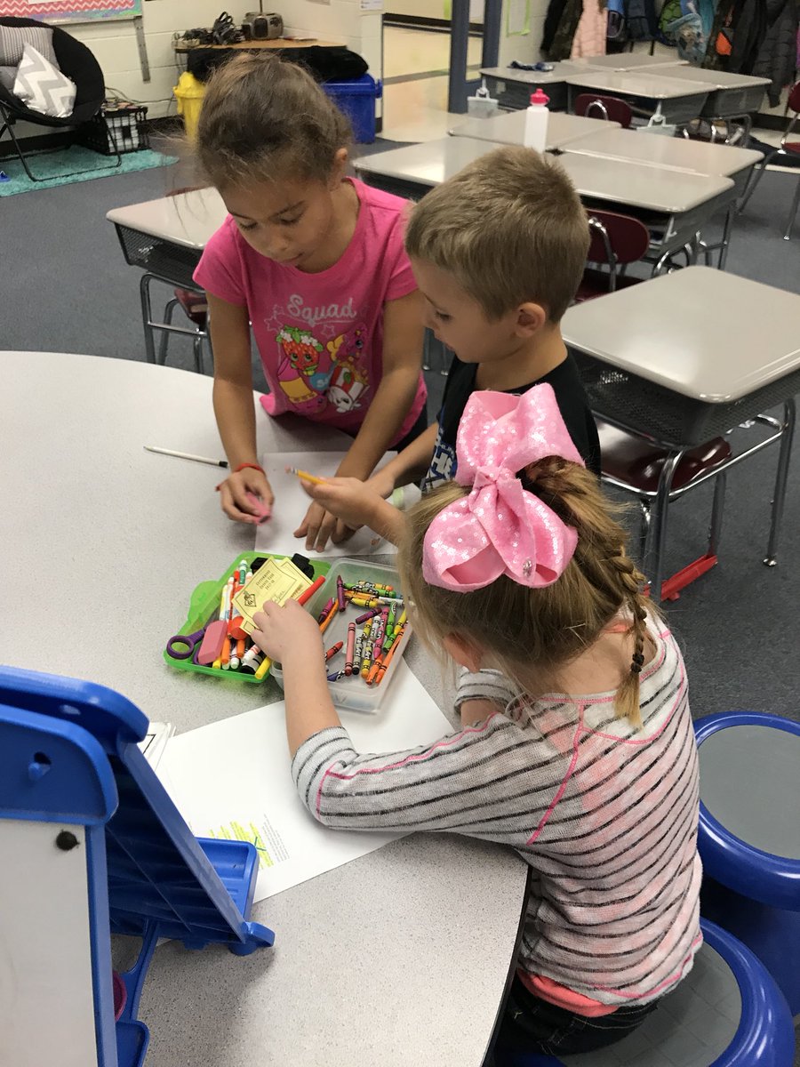 CW_Robinett's tweet photo. 1st grade illustrators!! #folktaleunit #thefox’sforay #CWCommunity @WeAreCottonwood https://t.co/zhrKVmKlgc