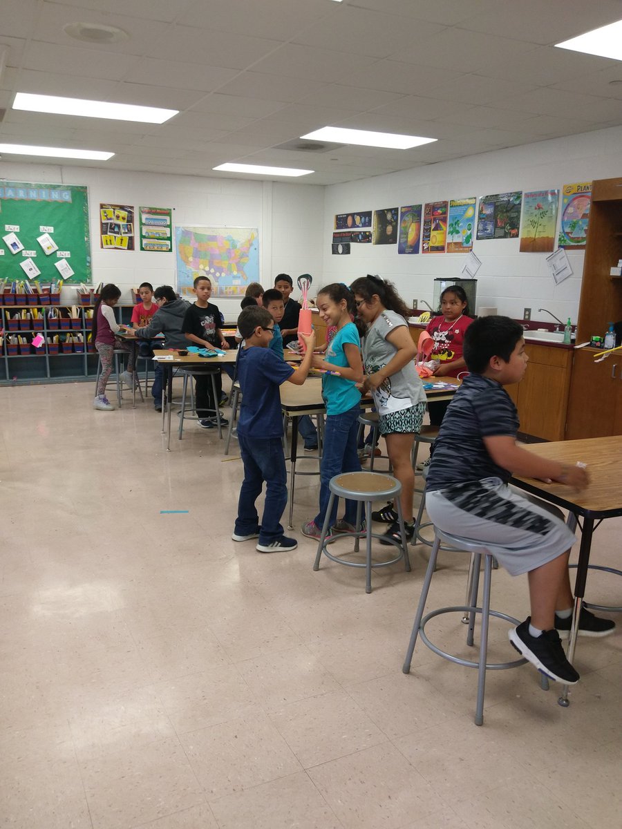RussellCamacho6's tweet photo. Science students working on design process for egg drop challenge.#November17nse https://t.co/Hl2TehOPv2