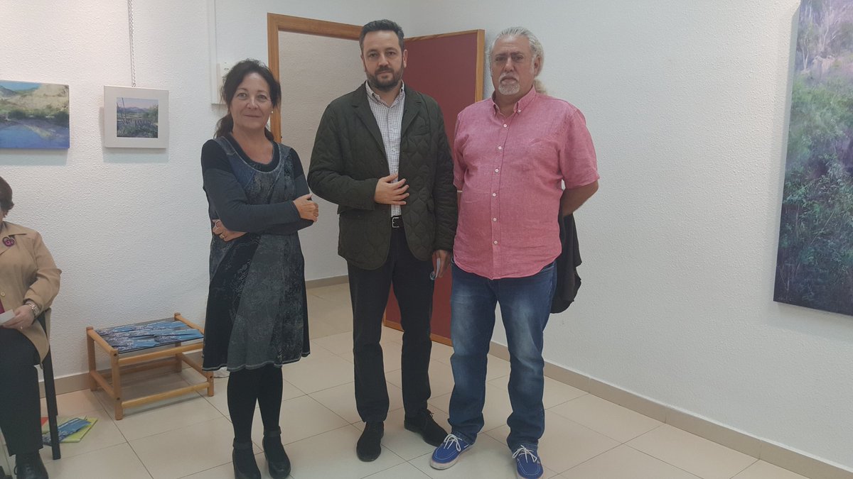 Juanjo_mlozano's tweet photo. Con @aayalamartinez  visitando la exposición de pintura de #RafaelTerres en el centro cultural de Espinardo. Hasta el 24 de nov. Agradecer a @enclavecultura su colaboración https://t.co/jJ0F2BtlJu