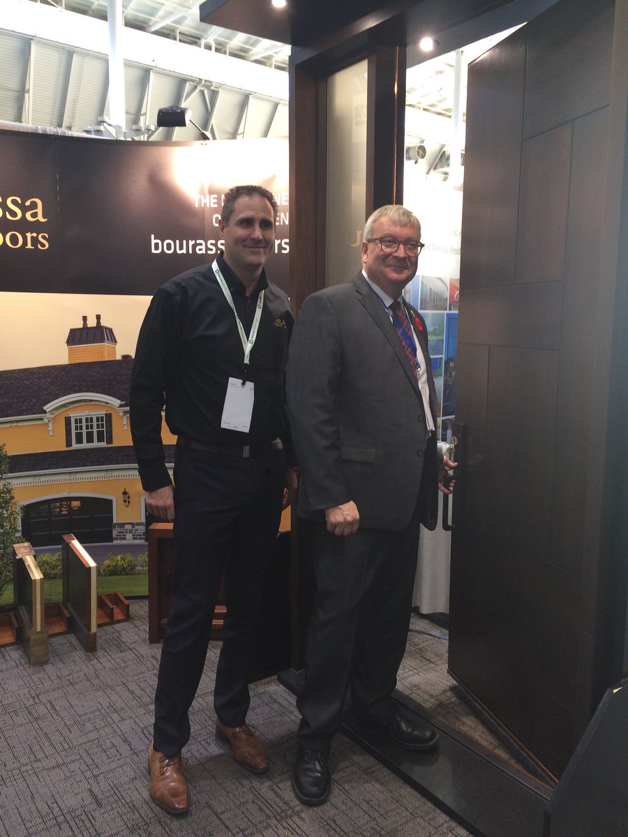 QuebecBoston's tweet photo. .@LBlanchetteRNT & @MC_Francoeur on their #GreenBuild17 #ABX17 tour guided by 💫@MB_Meade💫 #Honco @Maibecinc #LepageMillwork #BourassaDoors https://t.co/sPZg7rTuRg