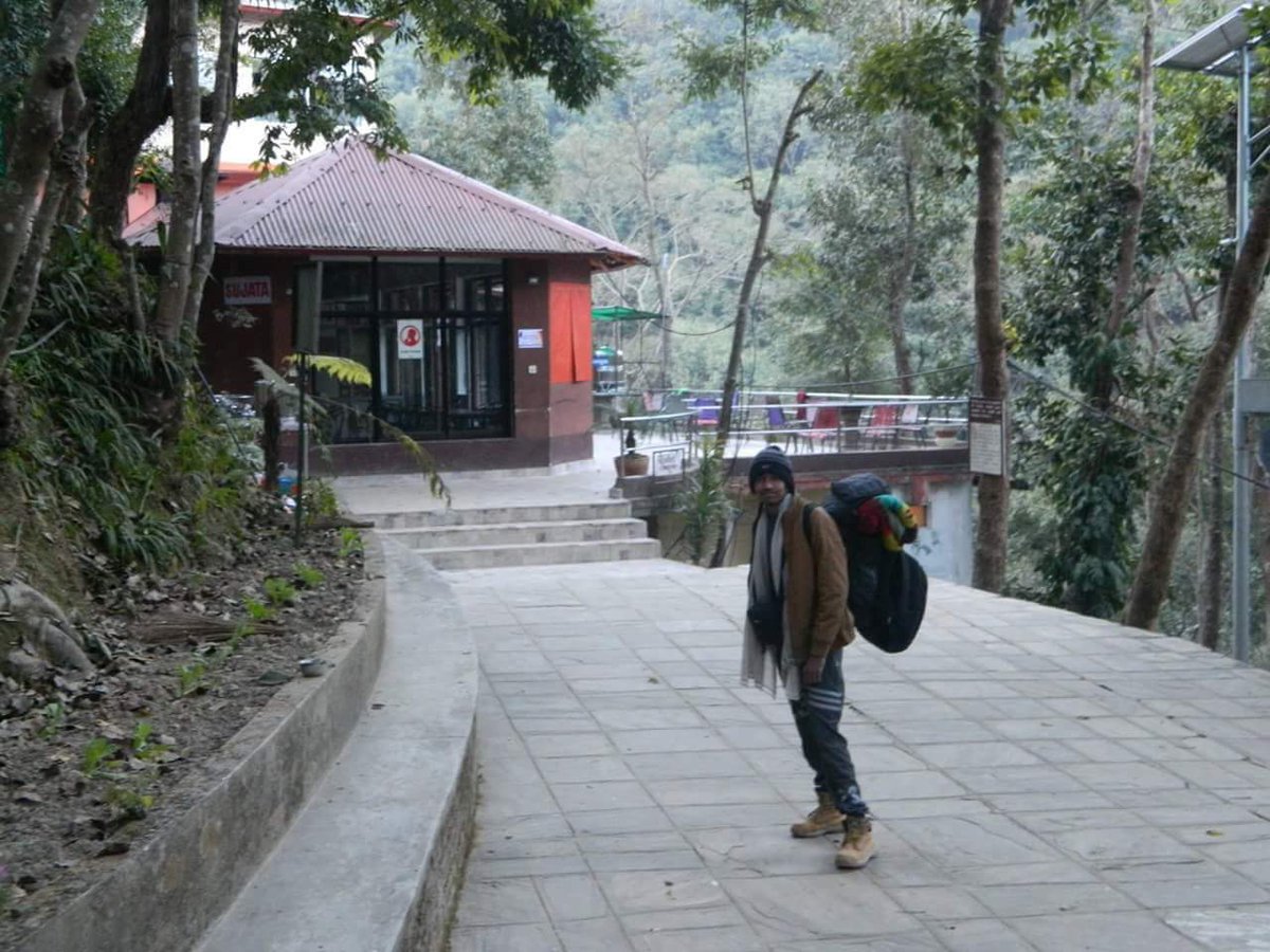 vivekm1857's tweet photo. Past memory of my 7 months Nepal journey where I attended and learned #vipasana meditation #yoga courses.and trekked in Himalayas and Mount everest regions with a batch of 30 mountaineers of 15 different nations.
#Nepal 
#Mountaineer 
#yoga  
#Meditation 
#Everest
#Bunji jump🇮🇳 https://t.co/Nt7yA4656w