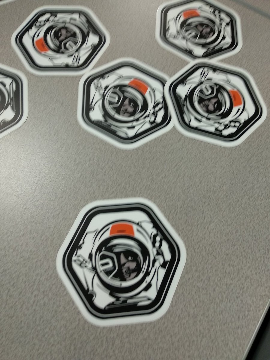 chusojg's tweet photo. Hoy en la meetup #wprivas hemos hablado de. @gravityforms  gracias @samuelaguilera por las pegatinas https://t.co/faDyN1s60U