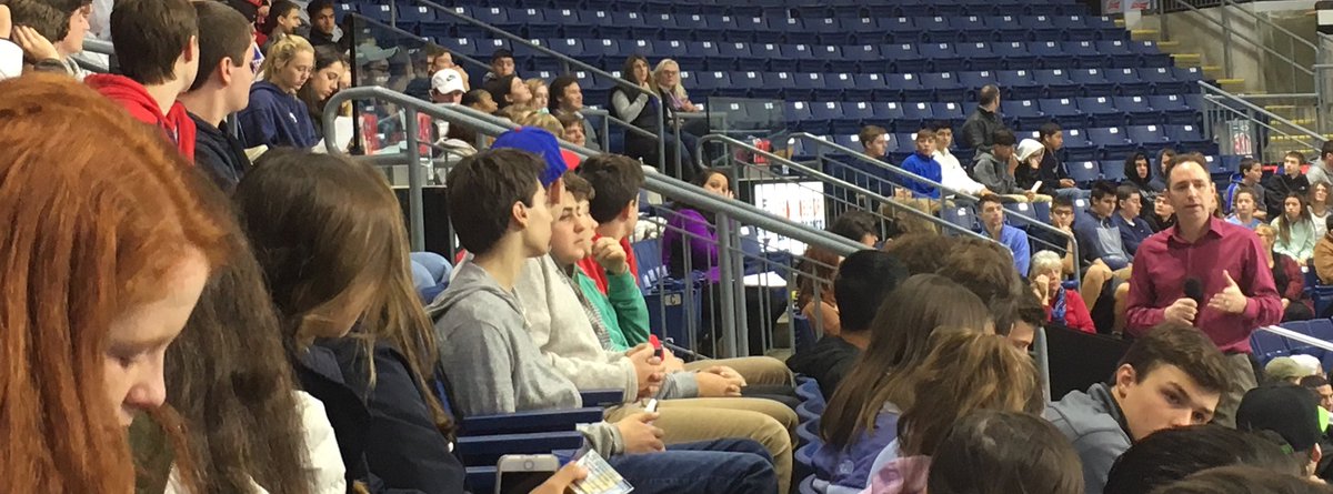 NonnewaugDECA's tweet photo. Great day learning about careers in the sports and entertainment industry. Got to watch some @thesoundtigers hockey too! https://t.co/8eZU8Yamgu