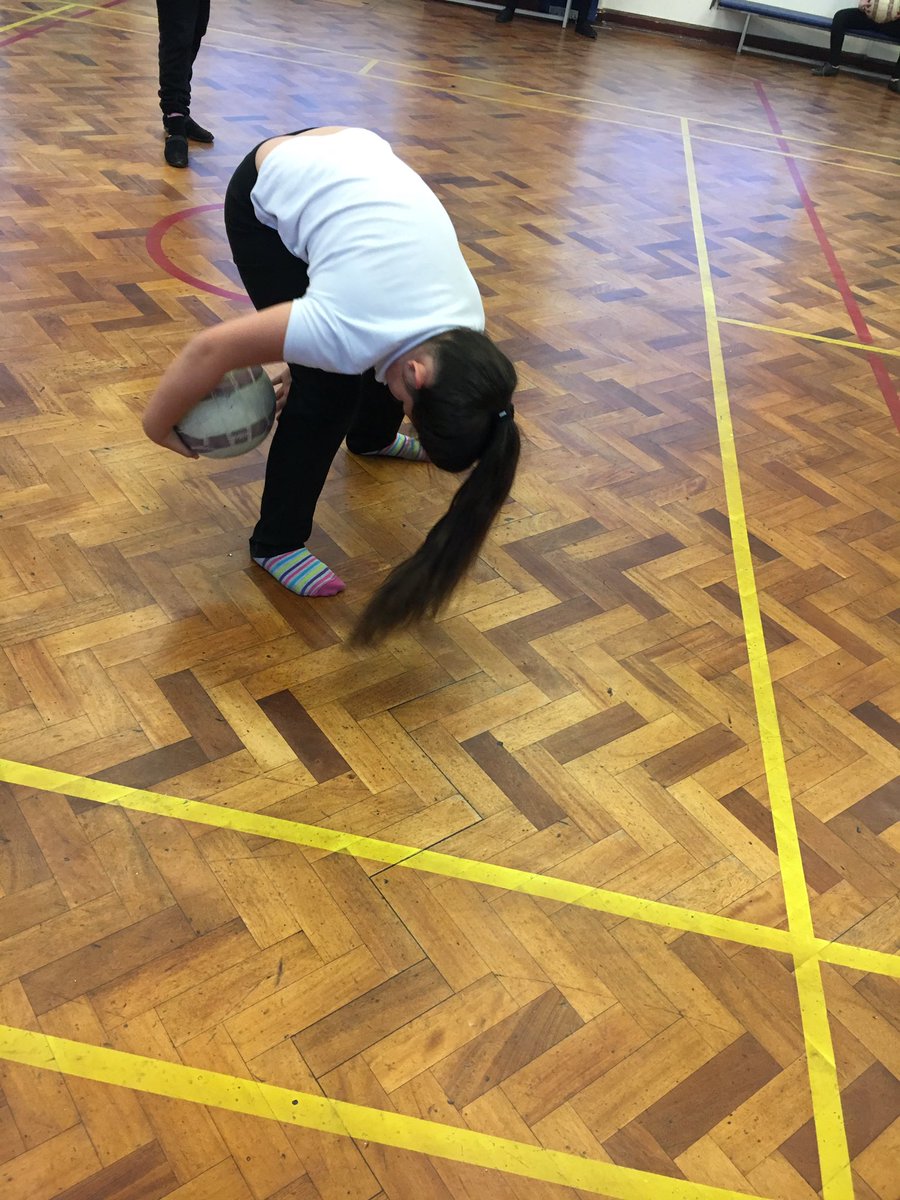 Wfieldsports's tweet photo. Balls skills in netball club this week. Figure of 8 through the legs, and round the body. The children used lots of Westfield virtues to take on the task. 👍🏼🏀 #Wfieldvirtues @WfieldPrimary https://t.co/iU9FiVHKCS