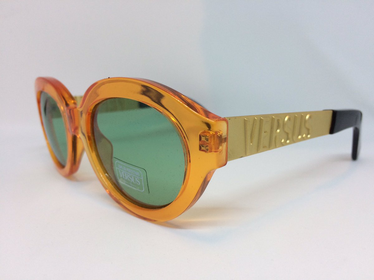 elephant_story's tweet photo. #VersaceVersus #sunglasses from the #1990s but with a #1950s vibe for sale in my #EtsyShop #VintageGlamour #VintageFashion #GianniVersace https://t.co/CNPVHKguEW