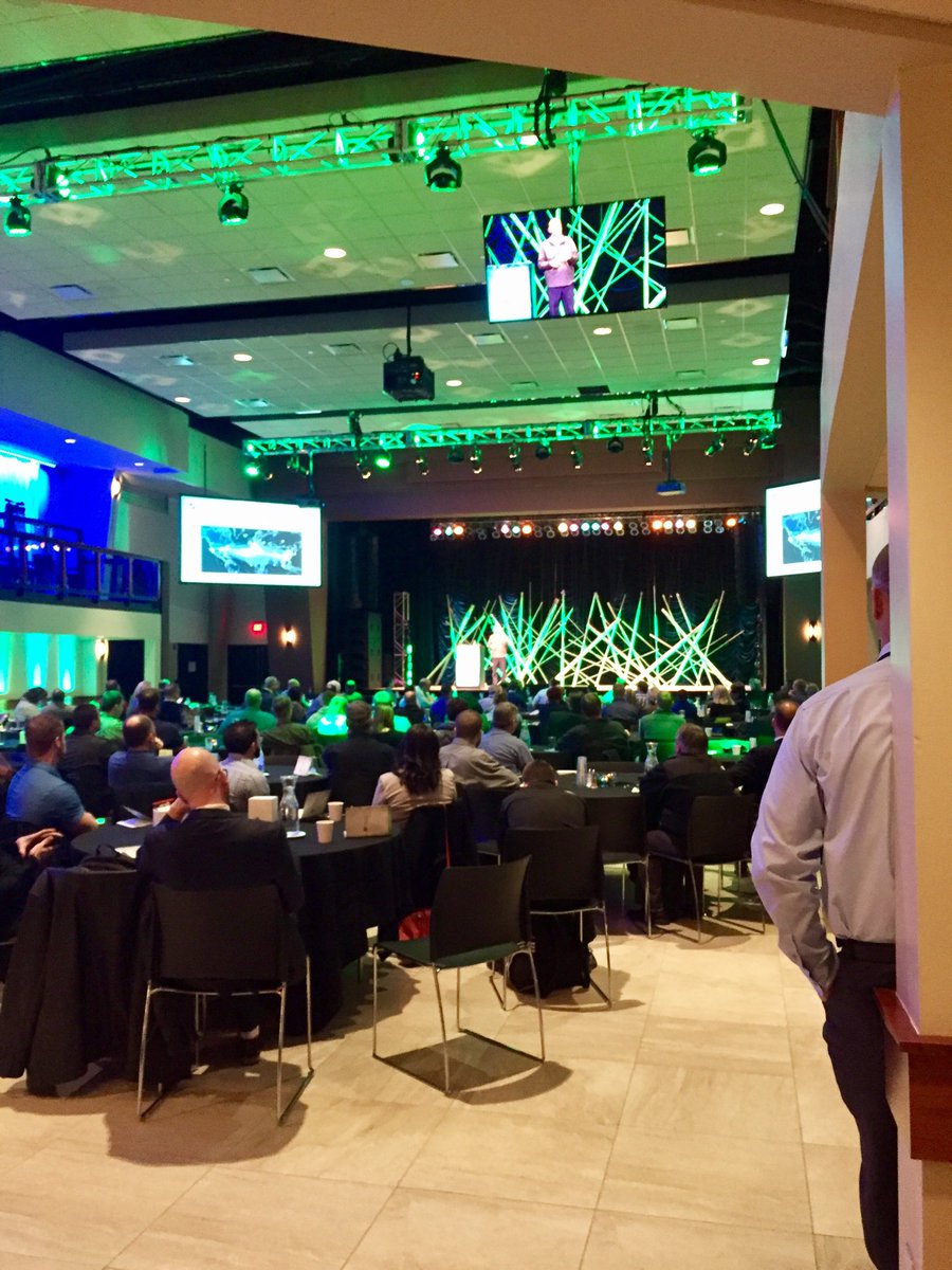 QBall57's tweet photo. Great presentation by Brett about the future of technology #nVision17 https://t.co/j5IHZOs0ZD