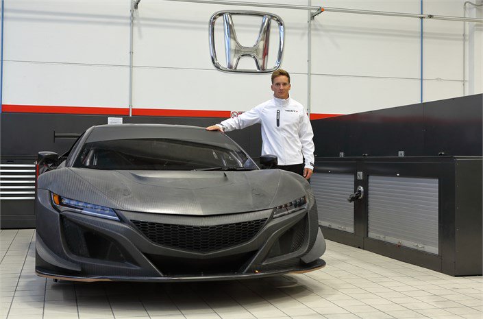 DarsanAuto's tweet photo. Honda debutará en el Campeonato Mundial y se pondrá al volante del NSX GT3
el piloto Renger van der Zande 🚗🌫🏁 https://t.co/JRYkCW7GBu https://t.co/BU5lOEcolr