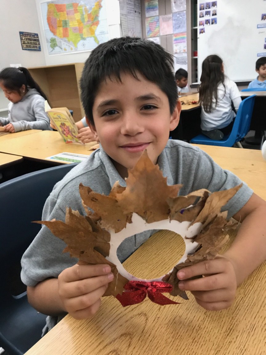 CambridgeASP's tweet photo. Her kids were so proud of their creations as well! Way to go! We love art and smiles at Cambridge! #caresasprocks #novembercrafts https://t.co/pzFj44aTdq