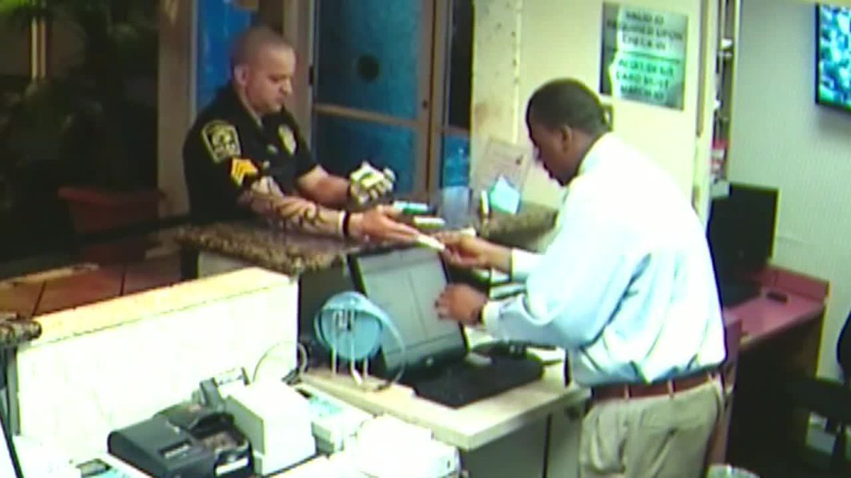 Newly-obtained video shows on-duty Miami Gardens cop taking woman into hotel bit.ly/2zrenXE?utm_so… https://t.co/V2cqqupqP5