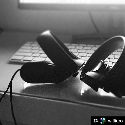 augmentedpictrs's tweet photo. Paint brushes down. •
•
•
•
•
#Repost @williero
#tiltbrush #vrpainting #virtualpainting #blackboyjoy #artwithoutli… https://t.co/3HZ9u9chT7 https://t.co/ABXyoX5BbD