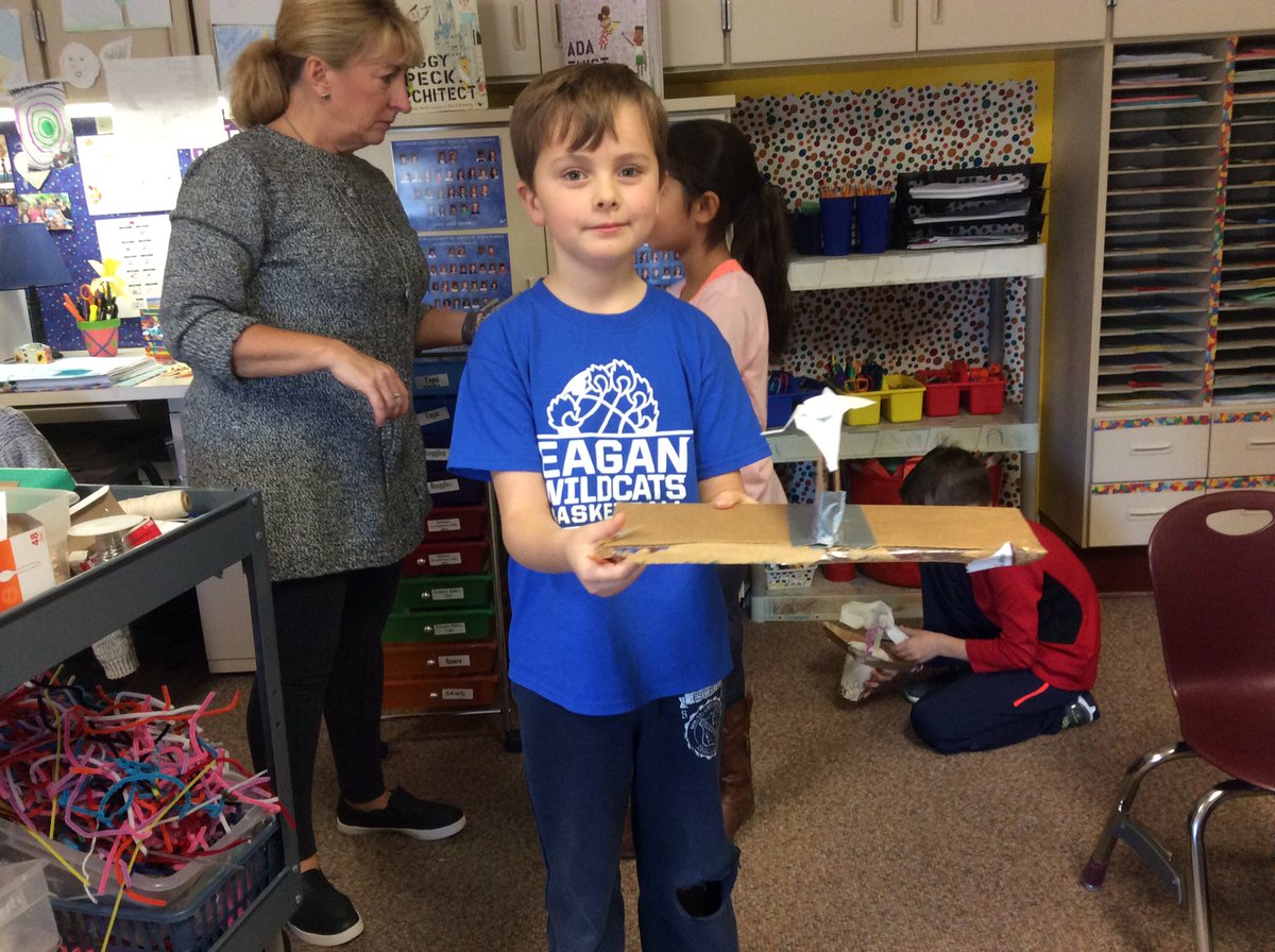 JillJensenIDEAS's tweet photo. 2nd grade @GlacierHills seed dispersal creations base on Miss Rumphius; #k12engineering https://t.co/ZrFkk2nEz2