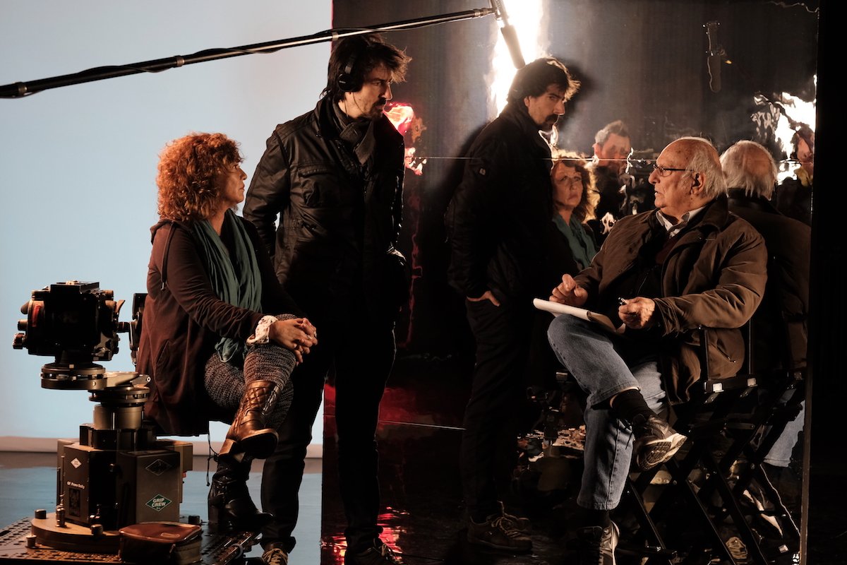 AndaluciaCultur's tweet photo. El prestigioso director de #SauraS, Félix Viscarret, entre Eulàlia Ramon y Carlos Saura. En el documental, lo que el Maestro no quiere contar se intuye a través del relato de su familia... No te pierdas este episodio fundamental de la serie @Cineastas_C, hoy en cines. https://t.co/UsDBmUyypv
