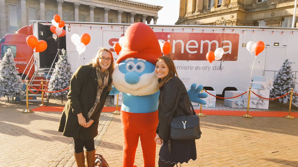AlizeeAzilee's tweet image. Now lighting up #Birmingham with @SkyCinemaUK Movie Bus and taking #lightson on the road for the @NSPCC. Christmas-feels all around!