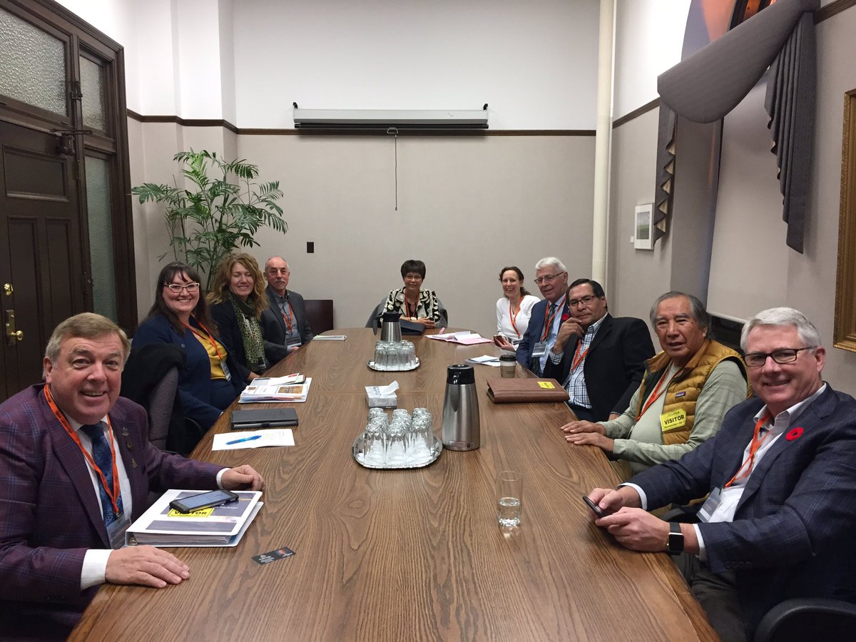 SandraDufresne's tweet photo. Thanks to @FeehanRichard for meeting with #teamleth to discuss collaborative partnerships with our Indigenous communities. @LethCollege @lfsfamily @LethbridgeCity @AACLeth https://t.co/K2nY8Y8bwV