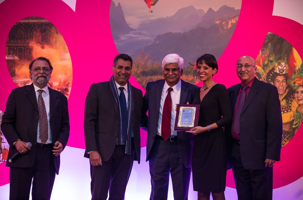 AnitaMendiratta's tweet photo. #IIPT Global Ambassadors of Peace Awards 2017 at @WTM_London . So deeply honoured, so dearly grateful. x https://t.co/akRzmNGB1a