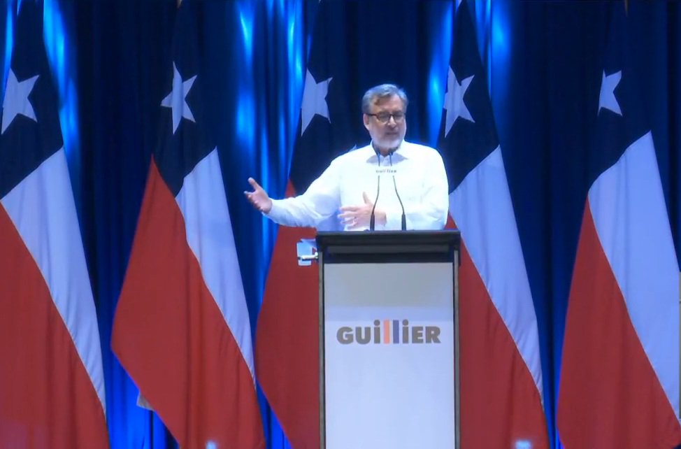 ElCentinelaMPE's tweet photo. El esperado programa de @guillier, presentado anoche, hace especial énfasis en la creación de una nueva Constitución para el país: https://t.co/8SAoPKS2Vb #ElCentinela https://t.co/vzWYiUXUTH
