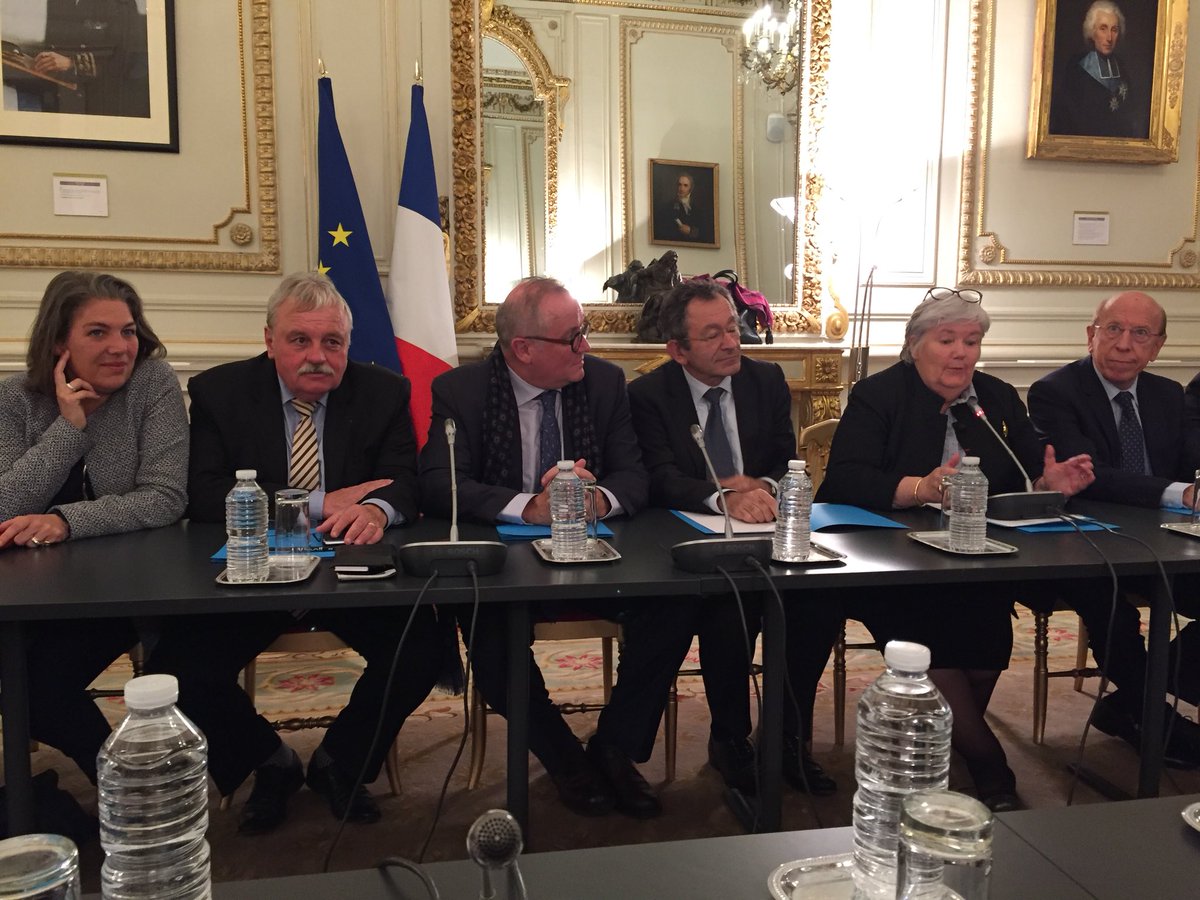 jf_longeot's tweet photo. Groupe @UC_Senat Réunion de travail avec @j_gourault sur le thème « les collectivités Territoriales » les compétences que le budget 2018 le rôle de nos collectivités locales L’Avenir de nos Territoires https://t.co/TcCAuIXYoI