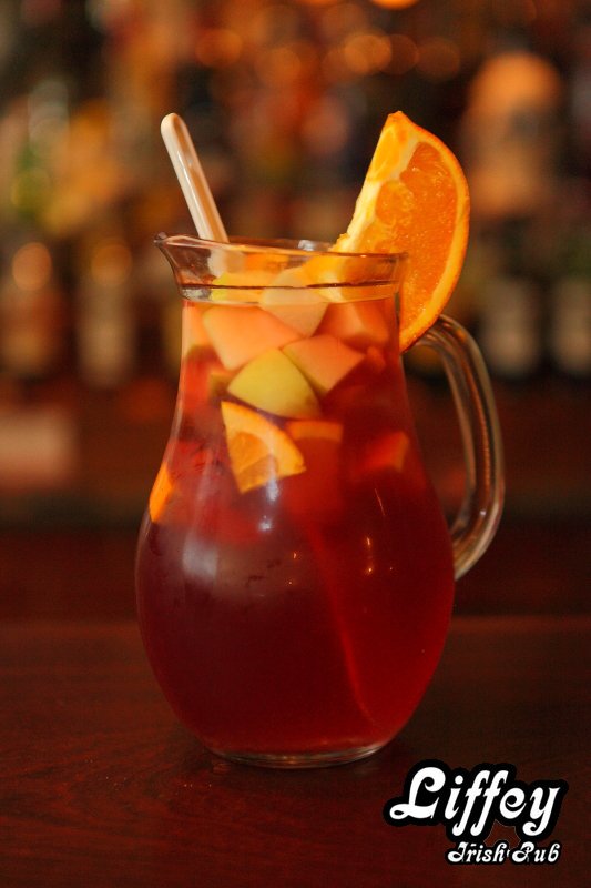 bragabynight's tweet photo. Já provaste a Sangria de Rosé do Liffey Irish Pub?
Nós recomendámos!
Visita o Liffey de Terça a Sábado a partir das 21h30.
#bragabynight #bbn #liffey #liffeyirishpub #espaços #sairembraga #sangria https://t.co/iaEMSaiUuM