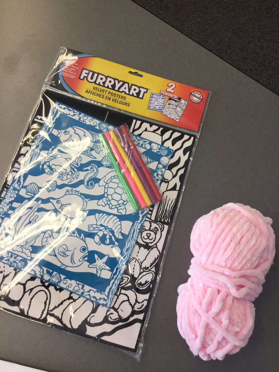 VIDA_Connect's tweet photo. One resident cannot see...@VIDASHARKS use #empathy to #connect w/ EVERYONE! So they #ideated & got fuzzy art! https://t.co/ebtKAvzbPD